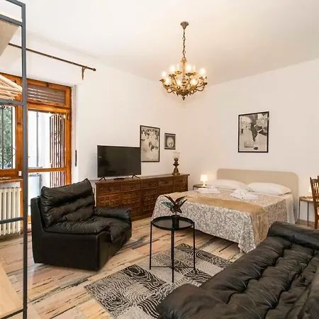 Guesthost - Lungo Dora Voghera Lovely Apartmán