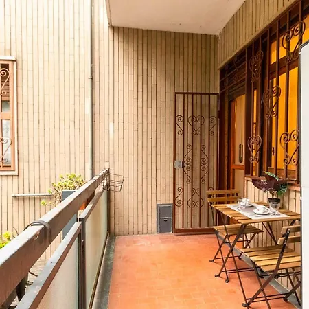 Guesthost - Lungo Dora Voghera Lovely *