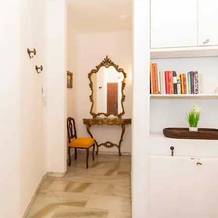 Guesthost - Lungo Dora Voghera Lovely *