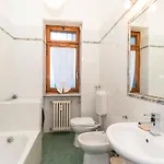 Guesthost - Lungo Dora Voghera Lovely Apartman