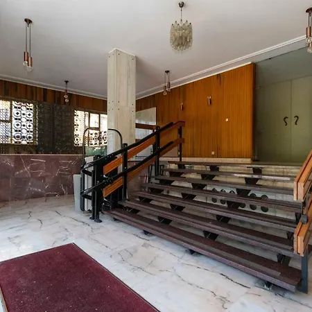 Guesthost - Lungo Dora Voghera Lovely