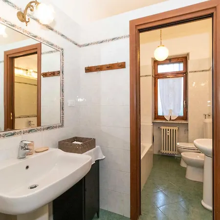 Guesthost - Lungo Dora Voghera Lovely トリノ