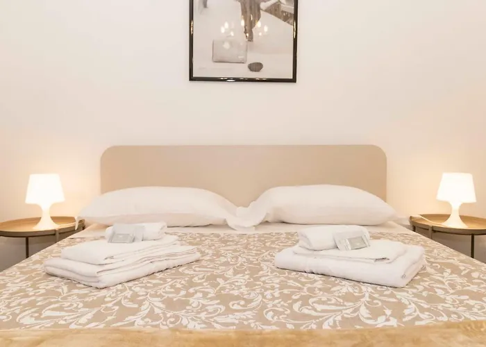 Guesthost - Lungo Dora Voghera Lovely Lägenhet