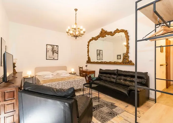 Guesthost - Lungo Dora Voghera Lovely *