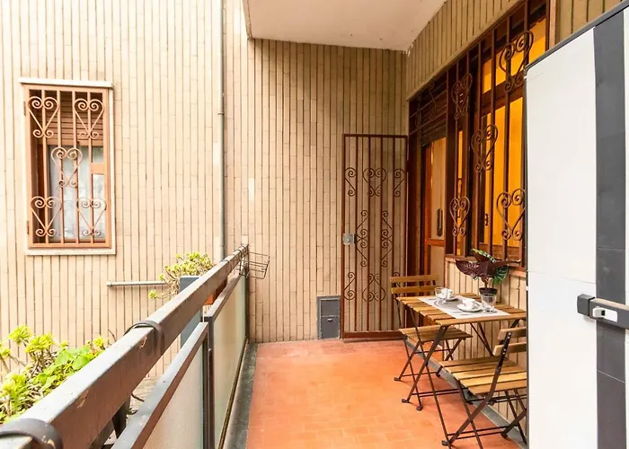 Guesthost - Lungo Dora Voghera Lovely *