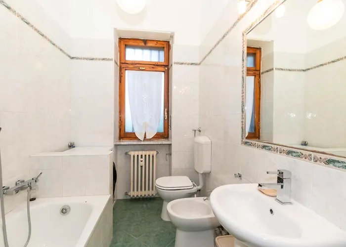 Guesthost - Lungo Dora Voghera Lovely Lägenhet